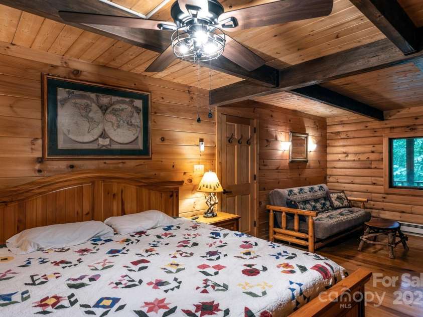 3925 Blackberry Crest Lane, Lenoir, NC 28645.  MLS# CAR4289541, YatesRealty ID 15400. 