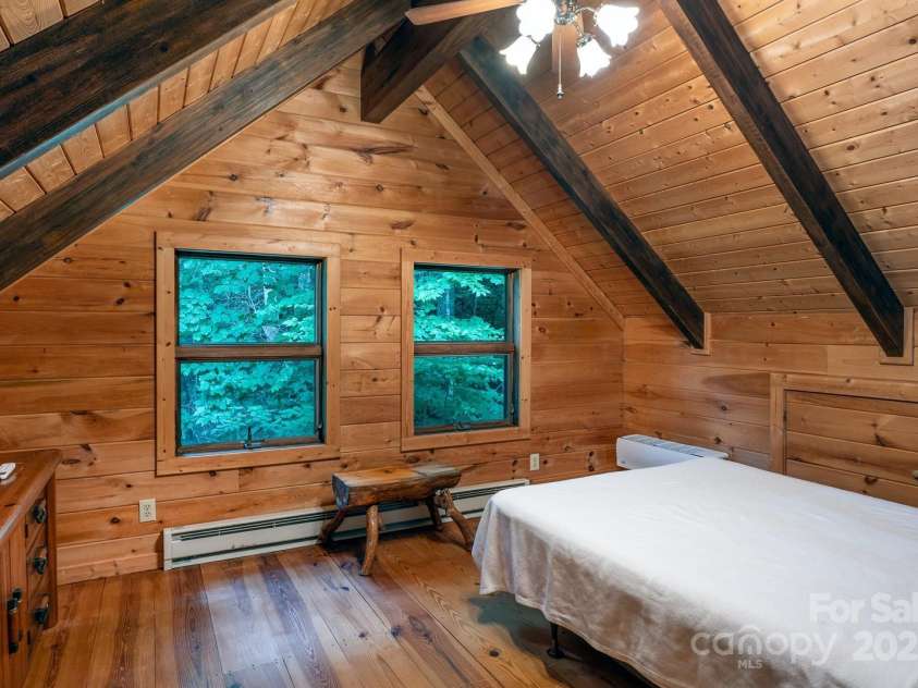 3925 Blackberry Crest Lane, Lenoir, NC 28645.  MLS# CAR4289541, YatesRealty ID 15400. 