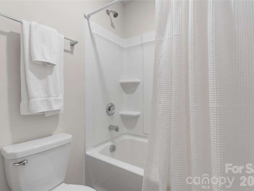445 Marinna Joy Circle, Rockwell, NC 28138.  MLS# CAR4370079, YatesRealty ID 15400. 2nd Level Full Bath