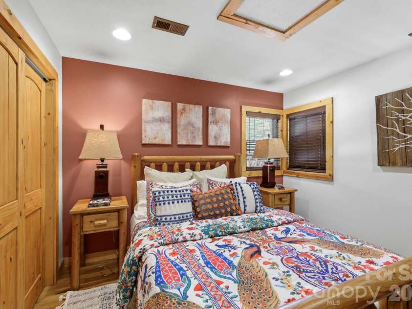 107 5th Street, Black Mountain, NC 28711.  MLS# CAR4371363, YatesRealty ID 15401. 2nd Bedroom