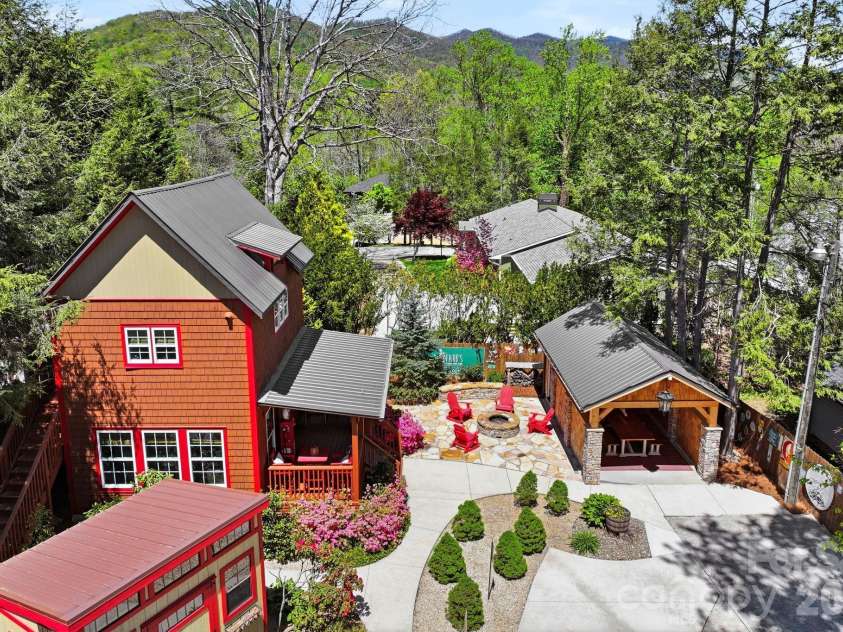 107 5th Street, Black Mountain, NC 28711.  MLS# CAR4371363, YatesRealty ID 15401. 
