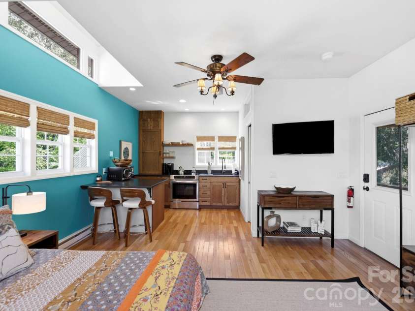 107 5th Street, Black Mountain, NC 28711.  MLS# CAR4371363, YatesRealty ID 15401. Upper level back house studio apartment 
