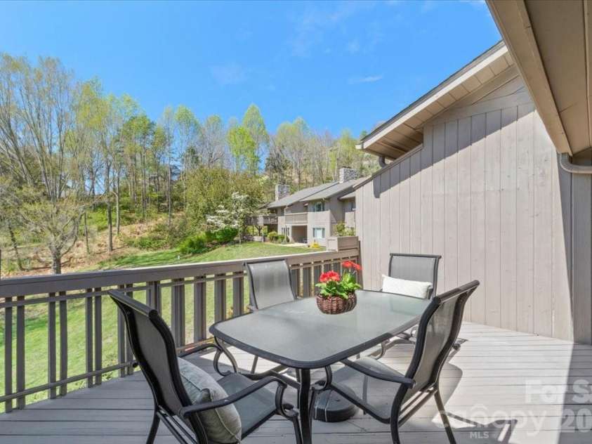 21 Ridge Terrace, Asheville, NC 28804.  MLS# CAR4370277, YatesRealty ID 15402. 