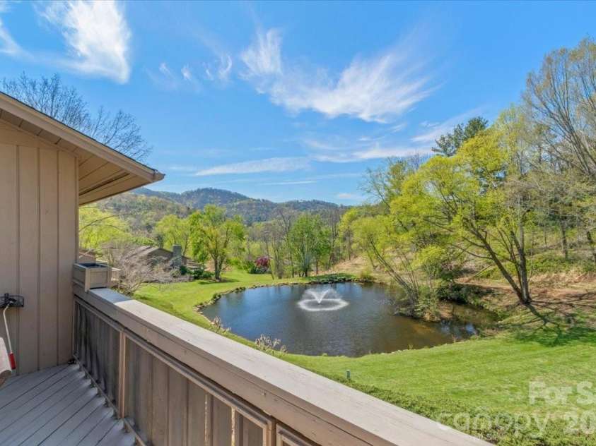 21 Ridge Terrace, Asheville, NC 28804.  MLS# CAR4370277, YatesRealty ID 15402. 