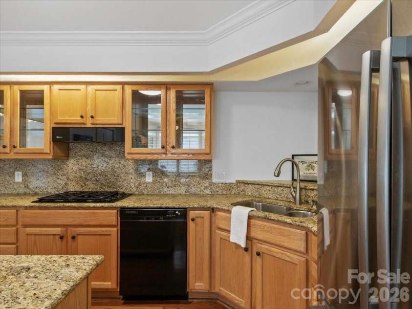 21 Ridge Terrace, Asheville, NC 28804.  MLS# CAR4370277, YatesRealty ID 15402. 