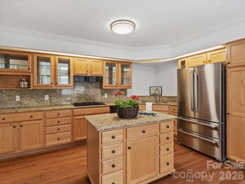 21 Ridge Terrace, Asheville, NC 28804.  MLS# CAR4370277, YatesRealty ID 15402. 