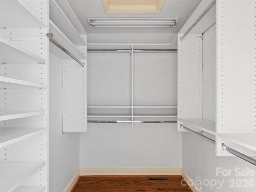 21 Ridge Terrace, Asheville, NC 28804.  MLS# CAR4370277, YatesRealty ID 15402. 