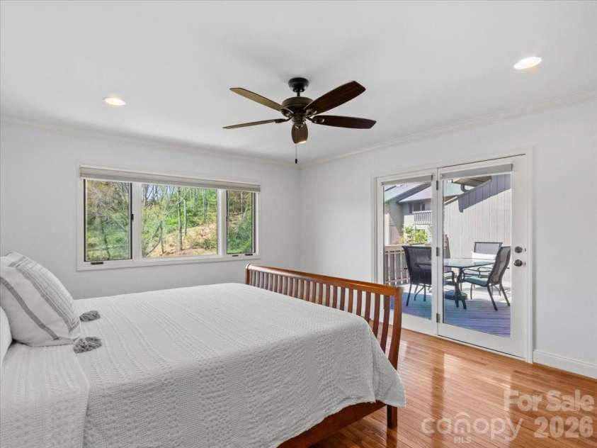 21 Ridge Terrace, Asheville, NC 28804.  MLS# CAR4370277, YatesRealty ID 15402. 