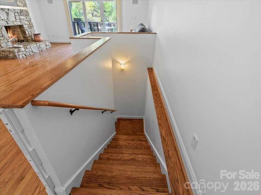 21 Ridge Terrace, Asheville, NC 28804.  MLS# CAR4370277, YatesRealty ID 15402. 