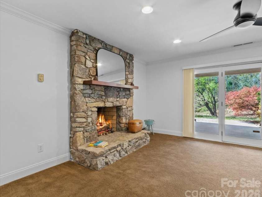 21 Ridge Terrace, Asheville, NC 28804.  MLS# CAR4370277, YatesRealty ID 15402. 