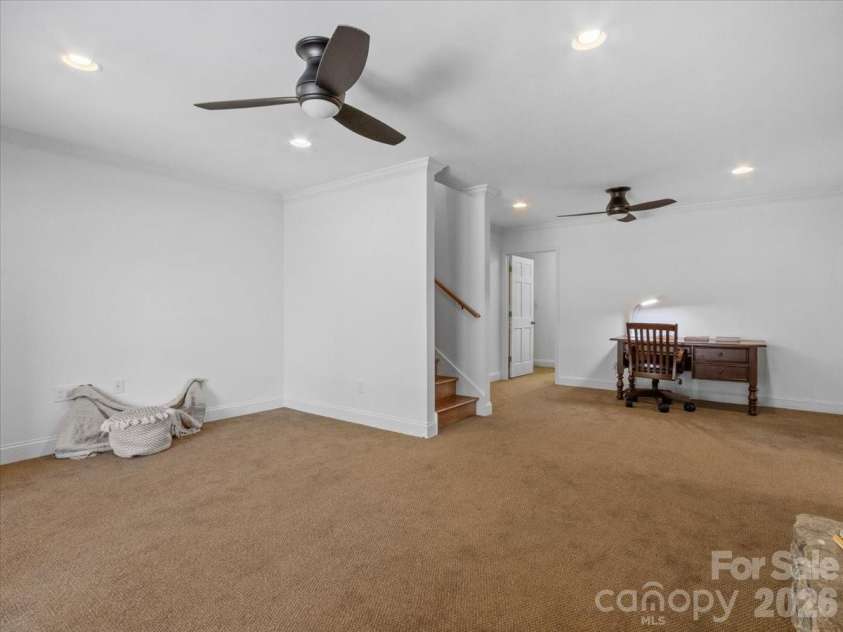 21 Ridge Terrace, Asheville, NC 28804.  MLS# CAR4370277, YatesRealty ID 15402. 