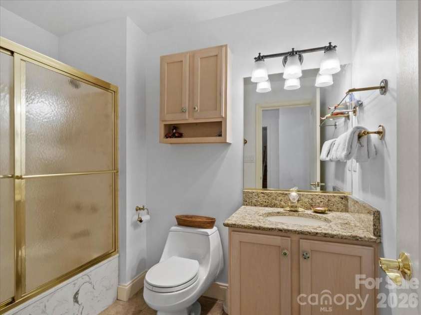 21 Ridge Terrace, Asheville, NC 28804.  MLS# CAR4370277, YatesRealty ID 15402. 