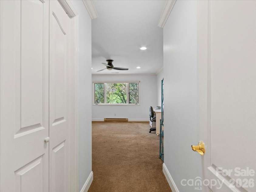 21 Ridge Terrace, Asheville, NC 28804.  MLS# CAR4370277, YatesRealty ID 15402. 