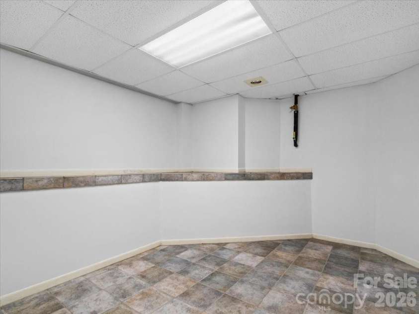 21 Ridge Terrace, Asheville, NC 28804.  MLS# CAR4370277, YatesRealty ID 15402. 