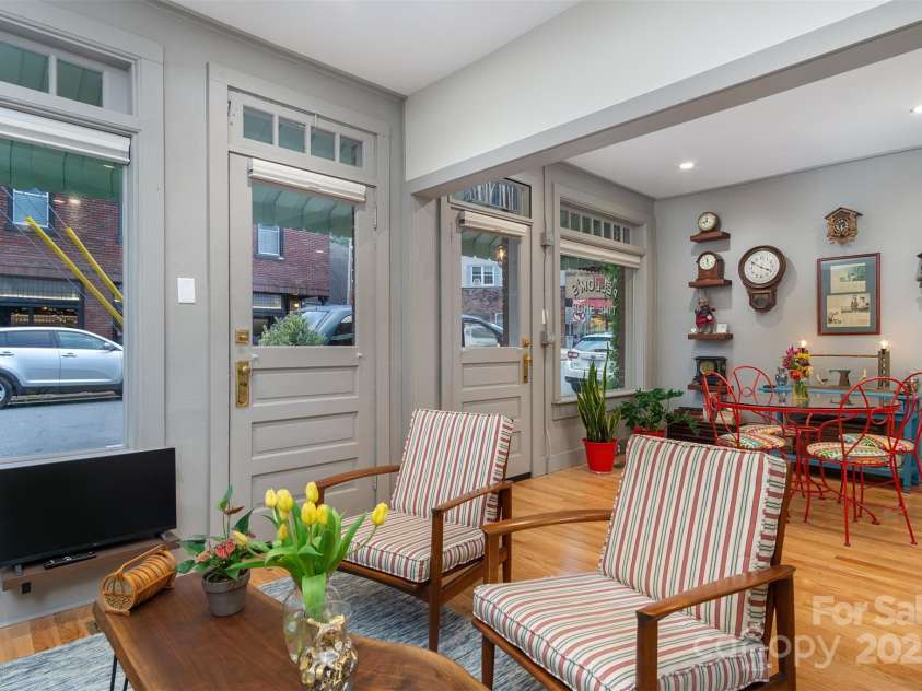 107 Cherry Street, Black Mountain, NC 28711.  MLS# CAR4239497, YatesRealty ID 15404. 