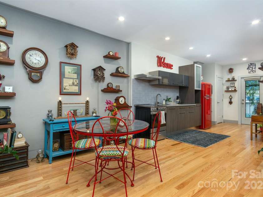 107 Cherry Street, Black Mountain, NC 28711.  MLS# CAR4239497, YatesRealty ID 15404. 