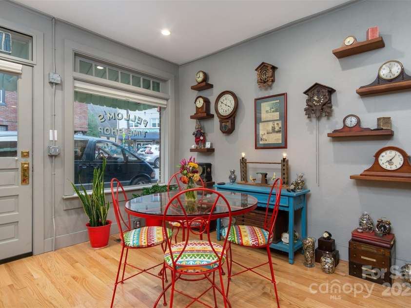 107 Cherry Street, Black Mountain, NC 28711.  MLS# CAR4239497, YatesRealty ID 15404. 
