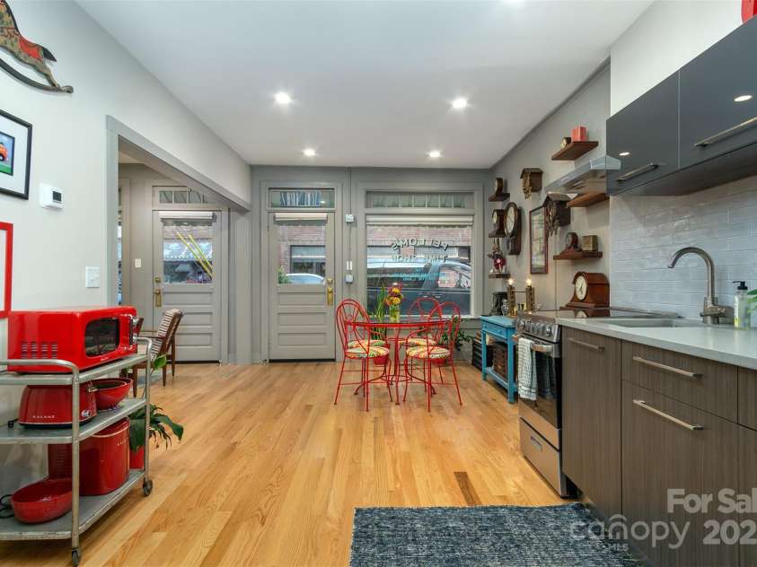 107 Cherry Street, Black Mountain, NC 28711.  MLS# CAR4239497, YatesRealty ID 15404. 