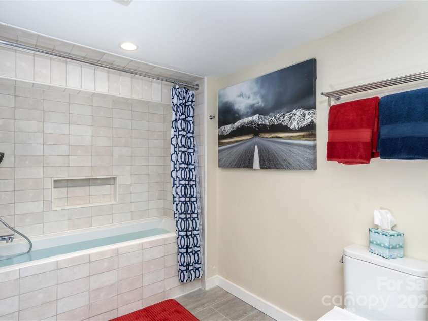 107 Cherry Street, Black Mountain, NC 28711.  MLS# CAR4239497, YatesRealty ID 15404. 