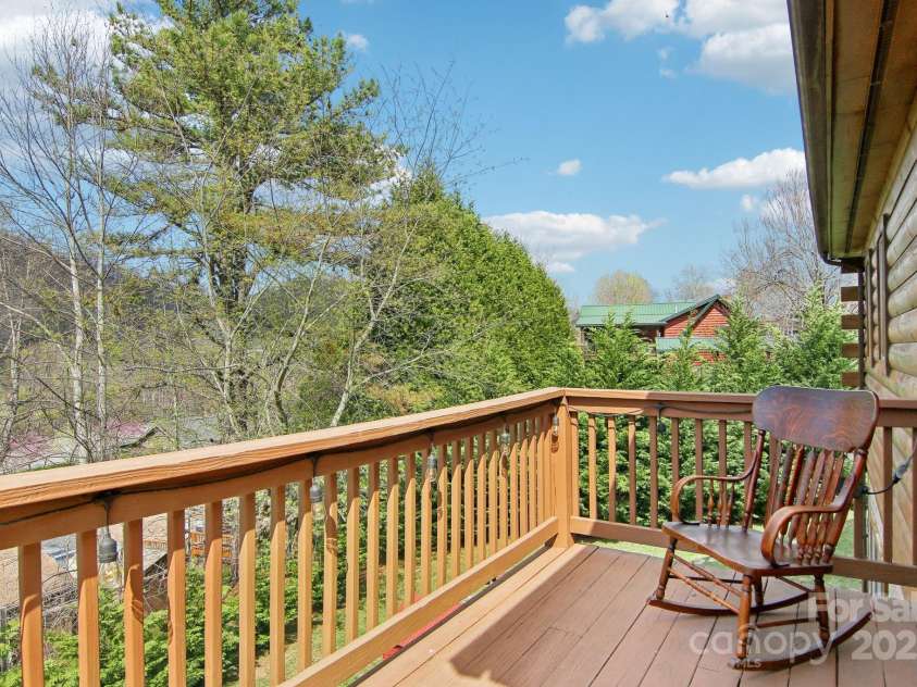 36 Cheyenne Court, Maggie Valley, NC 28751.  MLS# CAR4243964, YatesRealty ID 15405. 