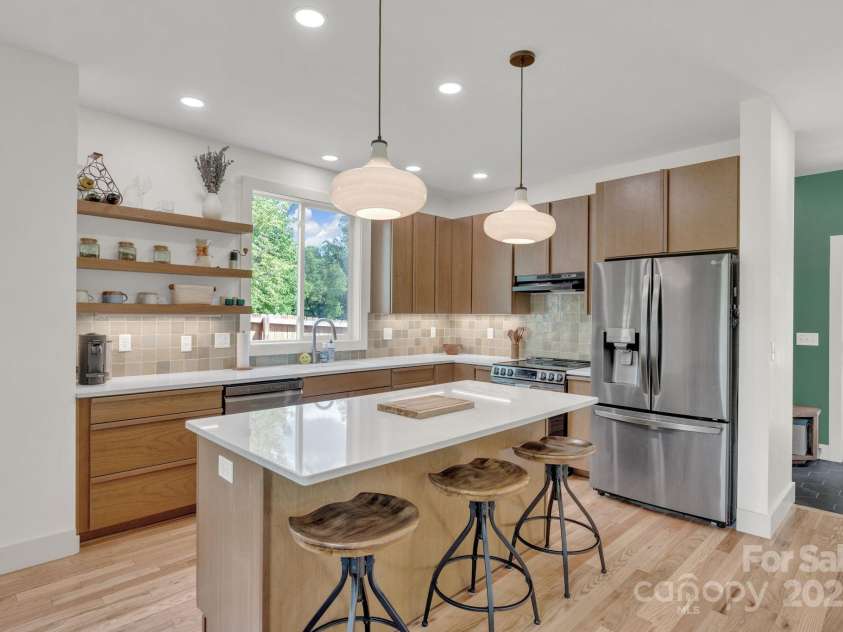30 Spaulding Drive, Candler, NC 28715.  MLS# CAR4255062, YatesRealty ID 15406. 