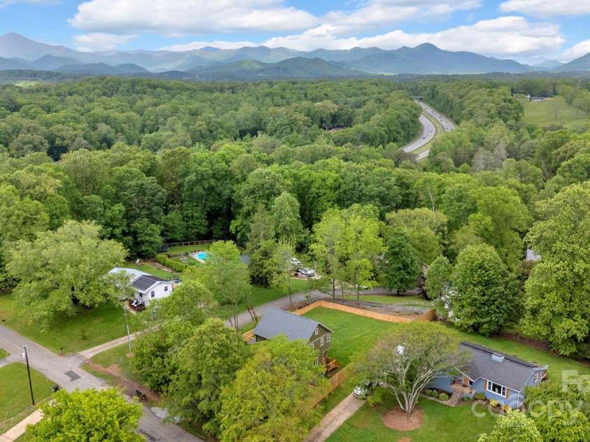 30 Spaulding Drive, Candler, NC 28715.  MLS# CAR4255062, YatesRealty ID 15406. 