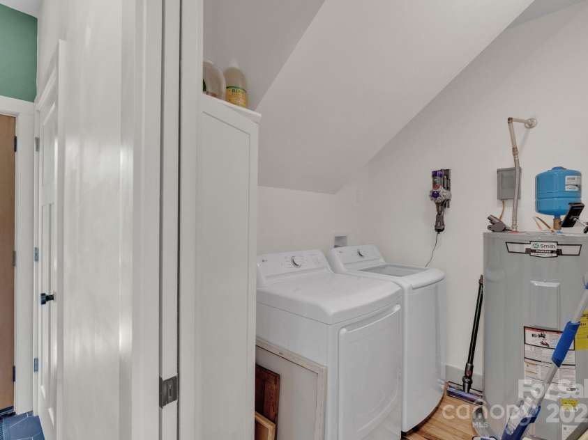 30 Spaulding Drive, Candler, NC 28715.  MLS# CAR4255062, YatesRealty ID 15406. Laundry-main level