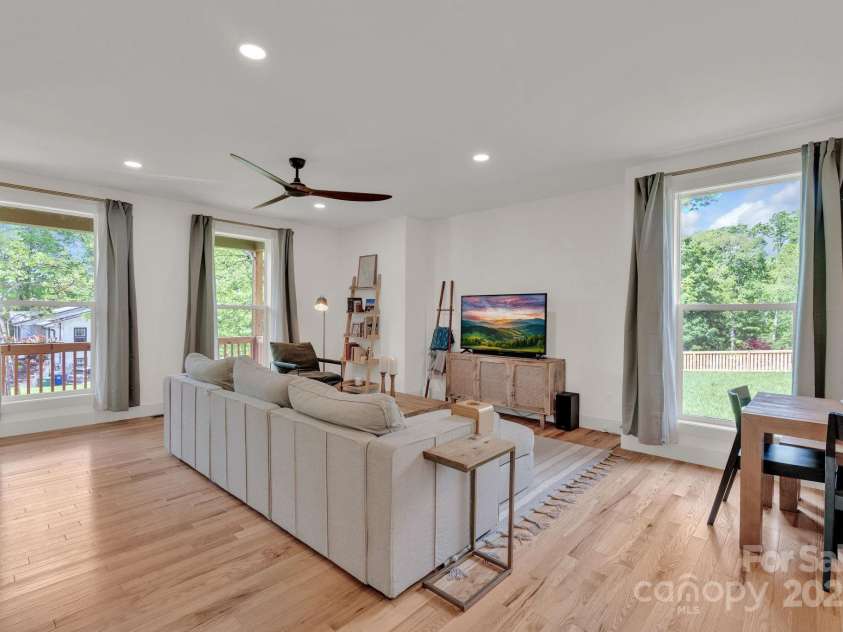 30 Spaulding Drive, Candler, NC 28715.  MLS# CAR4255062, YatesRealty ID 15406. Living room