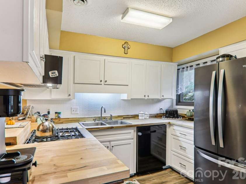 429 Mountains Boulevard, Lake Lure, NC 28746.  MLS# CAR4312402, YatesRealty ID 15406. 