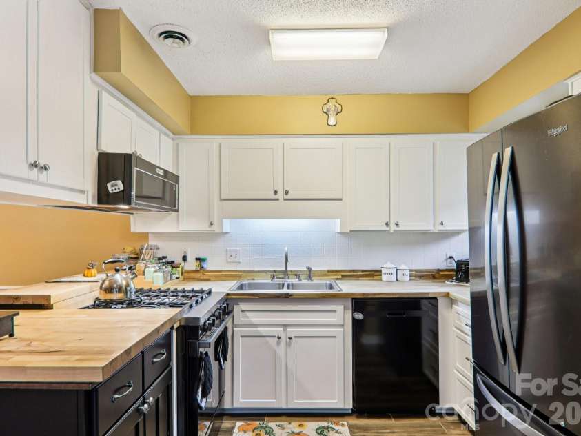 429 Mountains Boulevard, Lake Lure, NC 28746.  MLS# CAR4312402, YatesRealty ID 15406. 