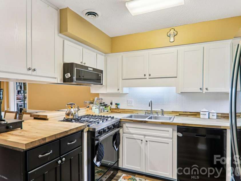 429 Mountains Boulevard, Lake Lure, NC 28746.  MLS# CAR4312402, YatesRealty ID 15406. 