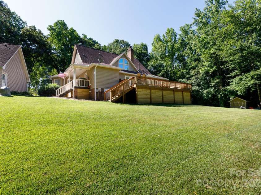 2168 Sunset Circle, Fort Mill, SC 29715.  MLS# CAR4263054, YatesRealty ID 15407. 