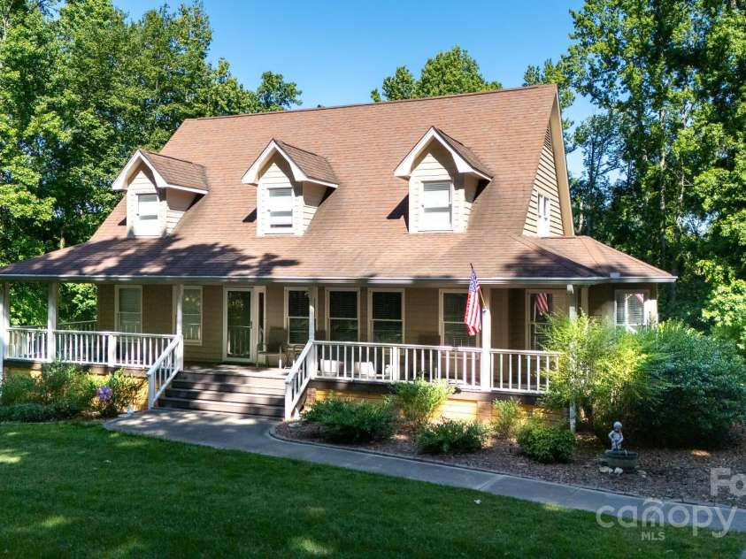 2168 Sunset Circle, Fort Mill, SC 29715.  MLS# CAR4263054, YatesRealty ID 15407. 
