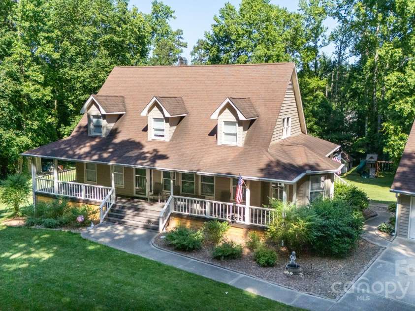 2168 Sunset Circle, Fort Mill, SC 29715.  MLS# CAR4263054, YatesRealty ID 15407. 