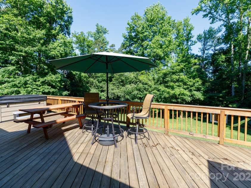 2168 Sunset Circle, Fort Mill, SC 29715.  MLS# CAR4263054, YatesRealty ID 15407. 