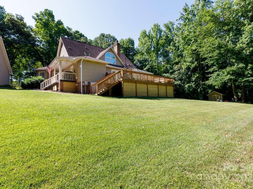 2168 Sunset Circle, Fort Mill, SC 29715.  MLS# CAR4263054, YatesRealty ID 15407. 