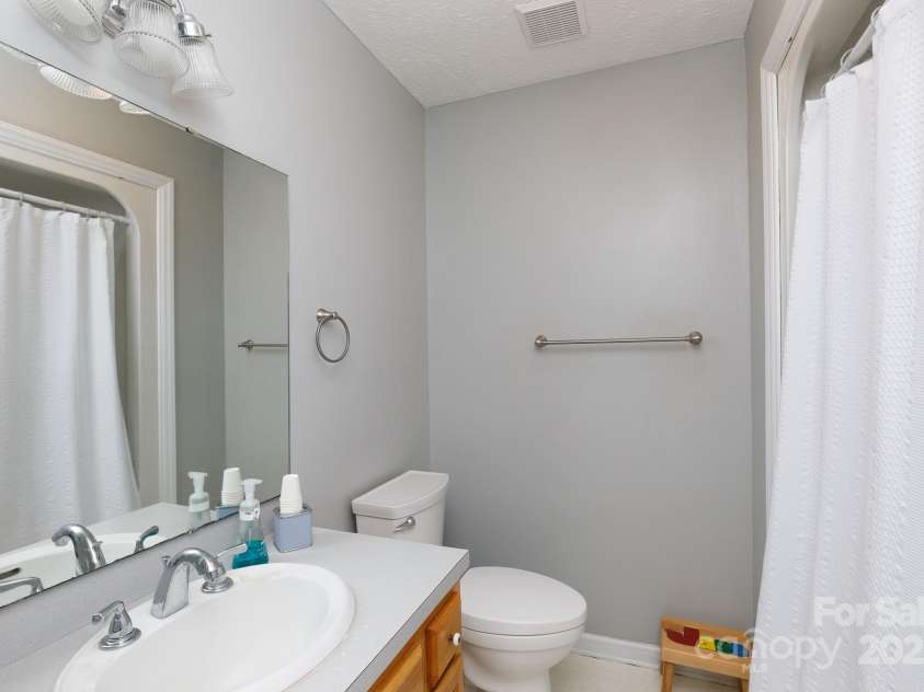 2168 Sunset Circle, Fort Mill, SC 29715.  MLS# CAR4263054, YatesRealty ID 15407. 
