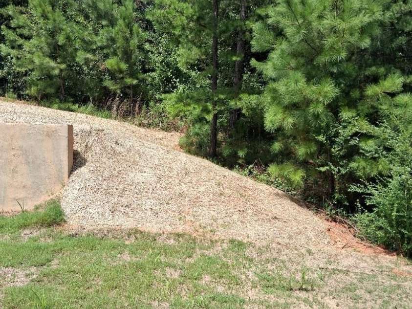 724 Inwood Hill Drive, Gastonia, NC 28056.  MLS# CAR4324666, YatesRealty ID 15408. Back Yard 2