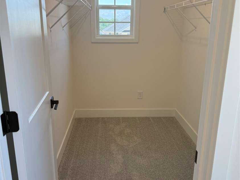 720 Inwood Hill Drive, Gastonia, NC 28056.  MLS# CAR4327035, YatesRealty ID 15409. Primary Bath