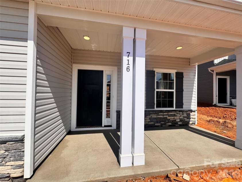 716 Inwood Hill Drive, Gastonia, NC 28056.  MLS# CAR4327869, YatesRealty ID 15410. 