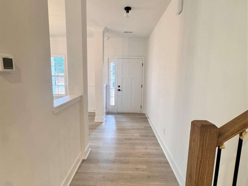 716 Inwood Hill Drive, Gastonia, NC 28056.  MLS# CAR4327869, YatesRealty ID 15410. Front hallway