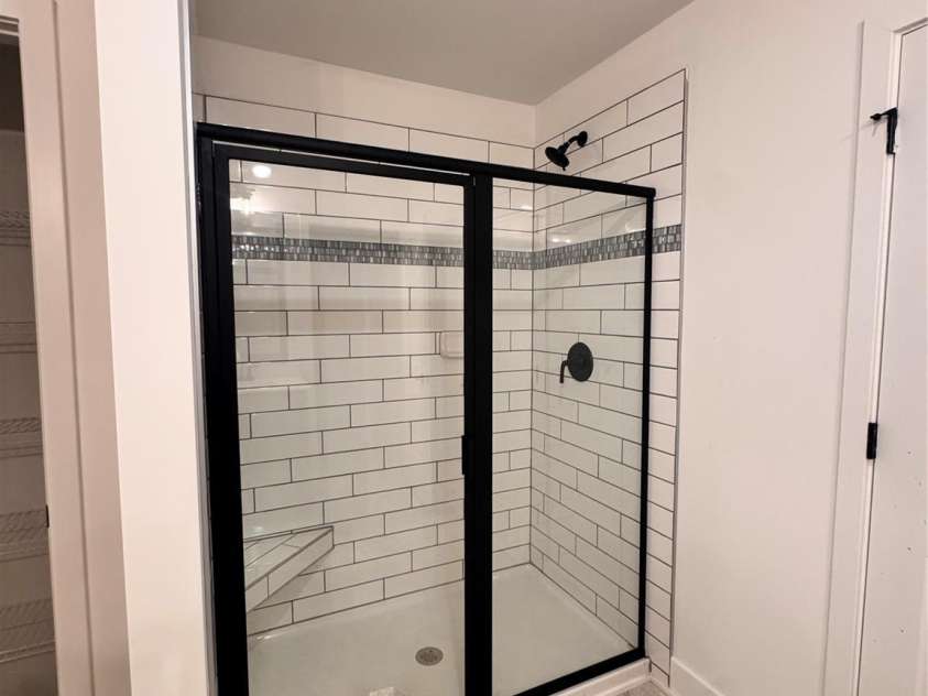 716 Inwood Hill Drive, Gastonia, NC 28056.  MLS# CAR4327869, YatesRealty ID 15410. Primary bathroom