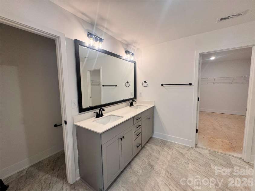 716 Inwood Hill Drive, Gastonia, NC 28056.  MLS# CAR4327869, YatesRealty ID 15410. Primary bathroom