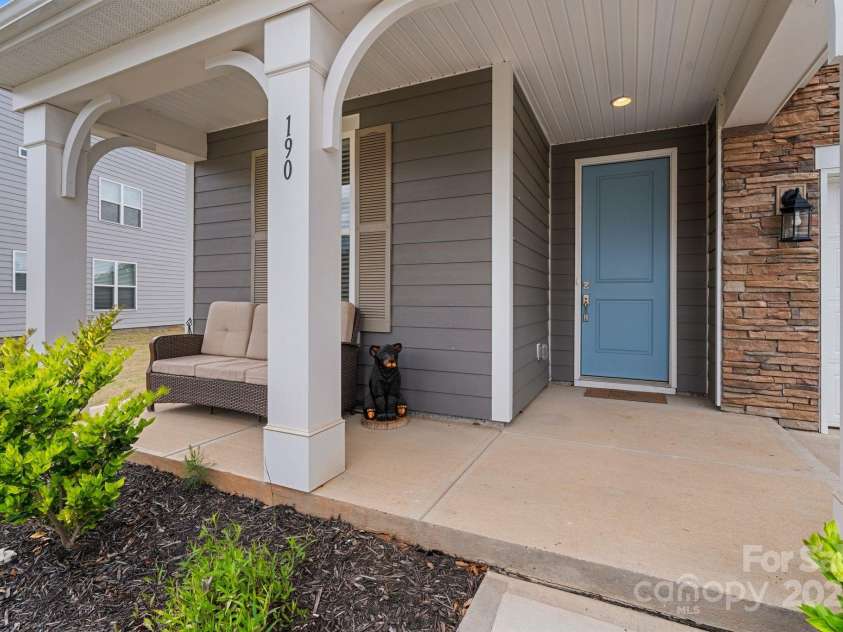 190 Tetcott Street, Mooresville, NC 28115.  MLS# CAR4249348, YatesRealty ID 15411. Front Porch