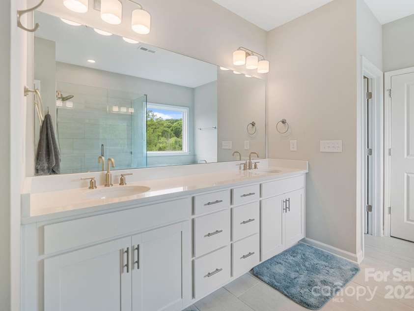 190 Tetcott Street, Mooresville, NC 28115.  MLS# CAR4249348, YatesRealty ID 15411. Primary Bathroom