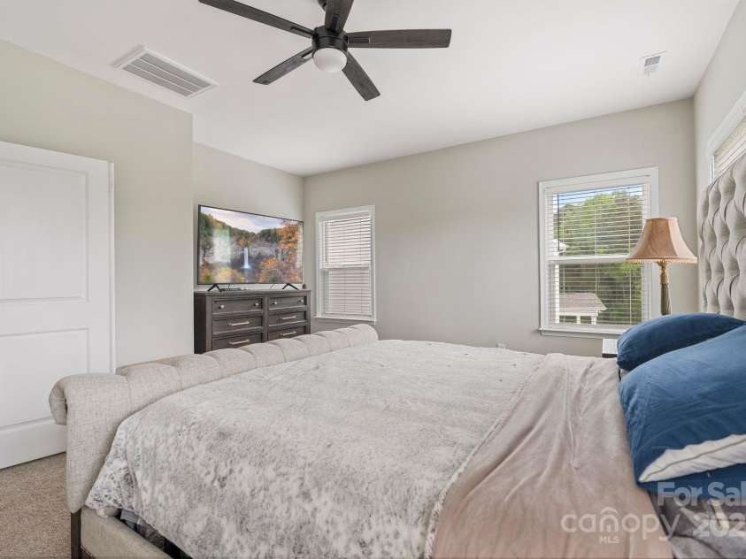 190 Tetcott Street, Mooresville, NC 28115.  MLS# CAR4249348, YatesRealty ID 15411. Primary Suite