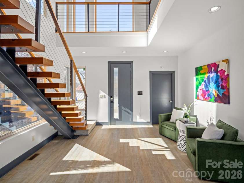 46 Park Avenue, Asheville, NC 28801.  MLS# CAR4329006, YatesRealty ID 15411. 
