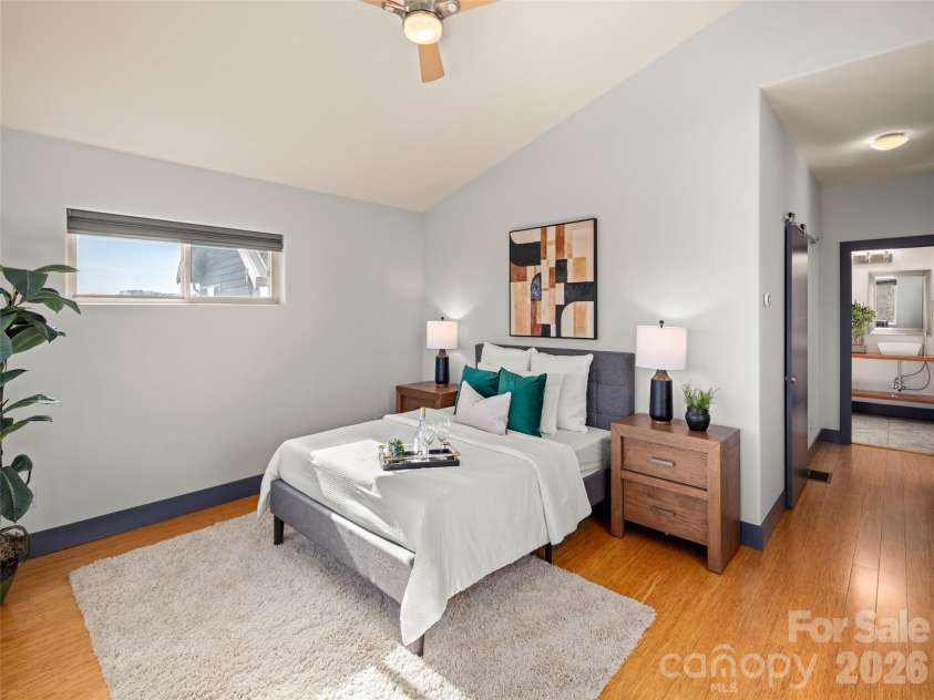 46 Park Avenue, Asheville, NC 28801.  MLS# CAR4329006, YatesRealty ID 15411. 