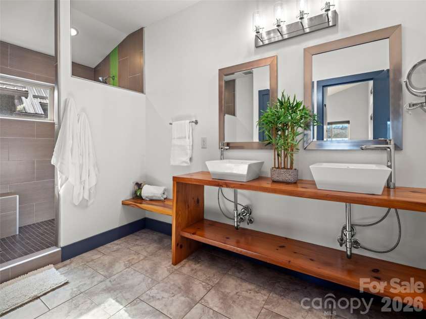 46 Park Avenue, Asheville, NC 28801.  MLS# CAR4329006, YatesRealty ID 15411. 