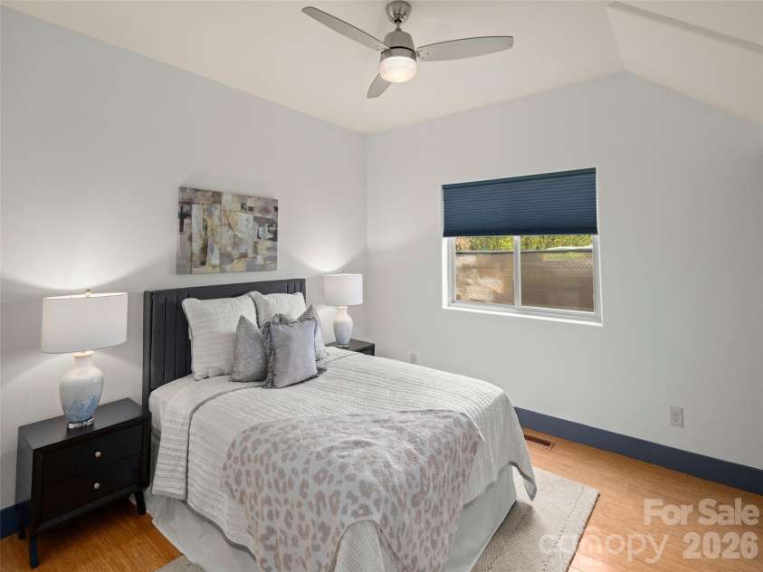 46 Park Avenue, Asheville, NC 28801.  MLS# CAR4329006, YatesRealty ID 15411. 